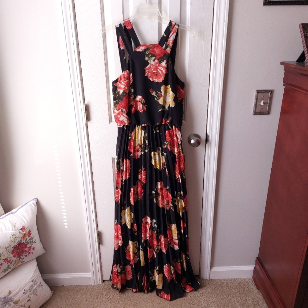 Premier Armour - Black Maxi Pleated Floral Dress Semi-Formal/Casual Gown